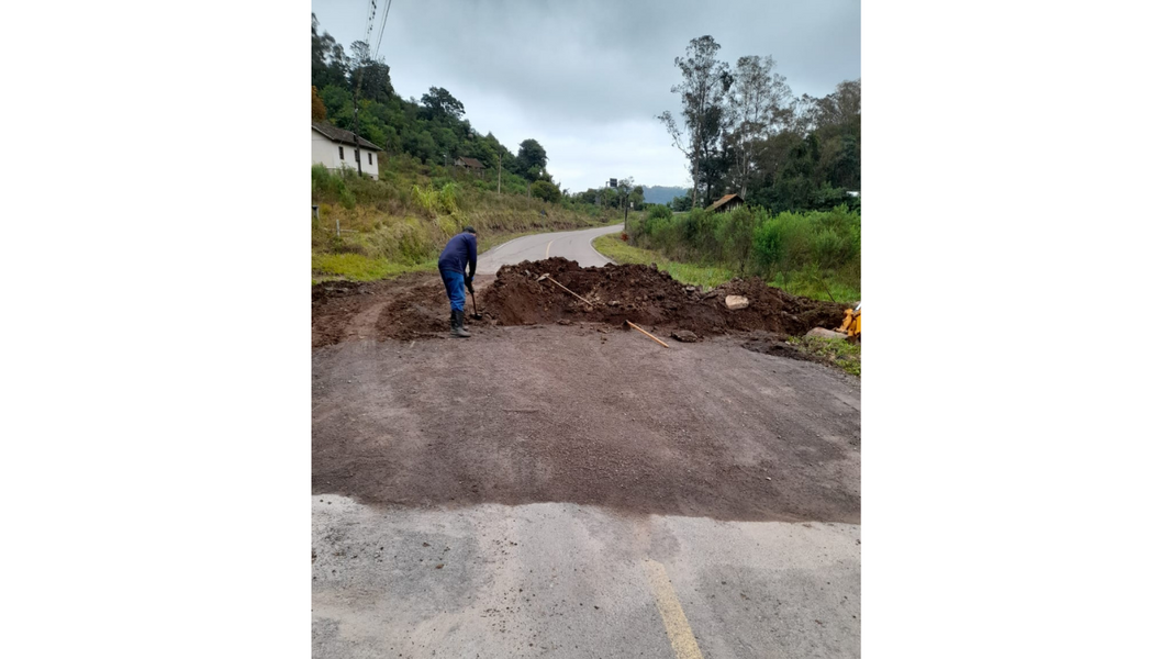 prefeitura-realiza-melhorias-no-acesso-as-comunidades-de-davi-canabarro-e-bom-jardim