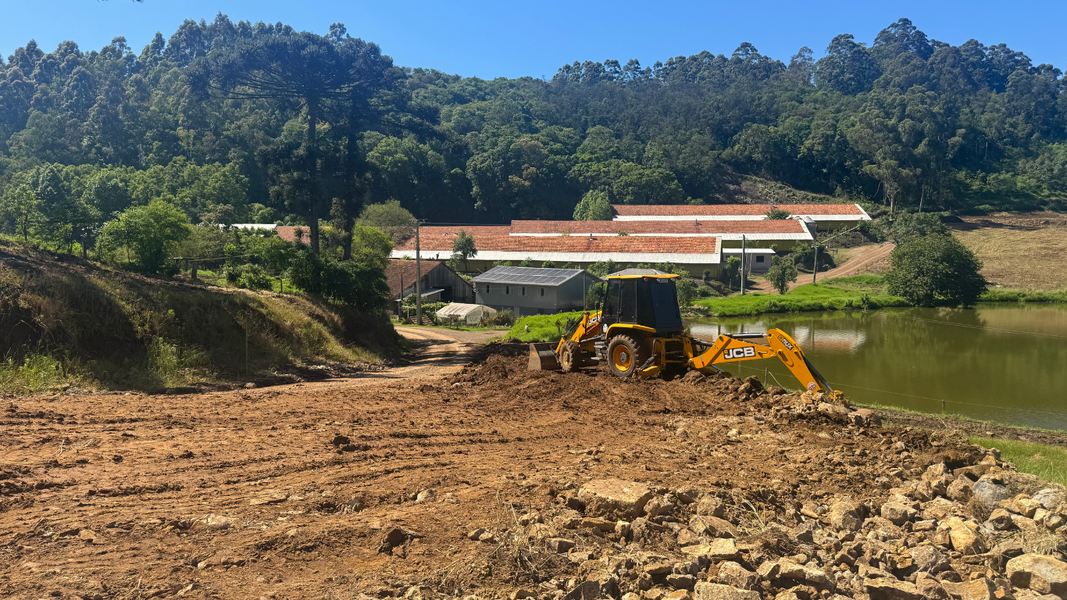 melhorias-seguem-em-andamento-na-comunidade-de-carolina-alta